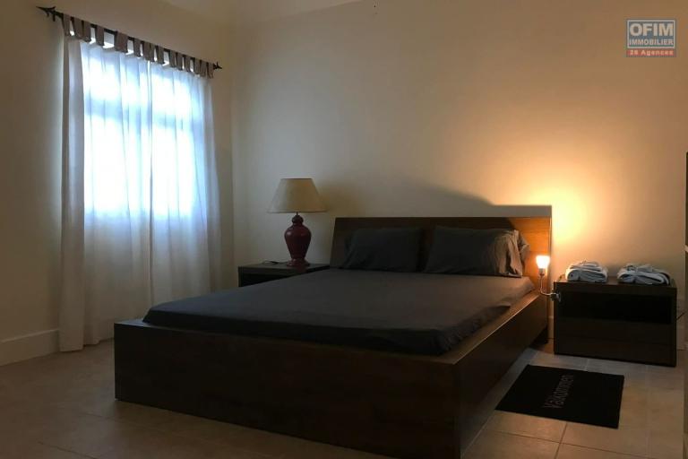 MELVILLE - Villa d'exception &agrave; louer 4 chambres a coucher. &ndash; Un havre de paix &agrave; deux pas de la plage