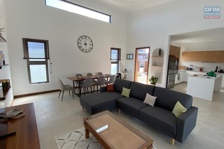 &Agrave; LOUER &ndash; Superbe villa contemporaine de plain-pied dans un complexe s&eacute;curis&eacute; &ndash; Chemin 20 Pieds, Grand Baie (disponible au 1er septembre)