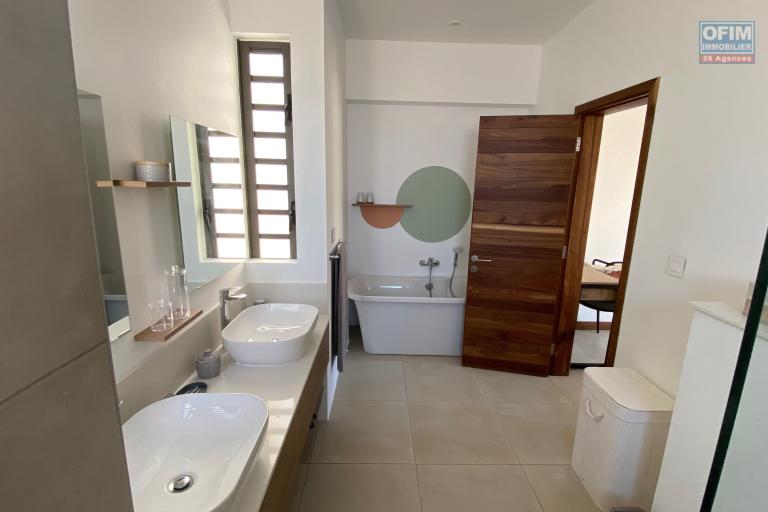 &Agrave; LOUER &ndash; Superbe villa contemporaine de plain-pied dans un complexe s&eacute;curis&eacute; &ndash; Chemin 20 Pieds, Grand Baie (disponible au 1er septembre)