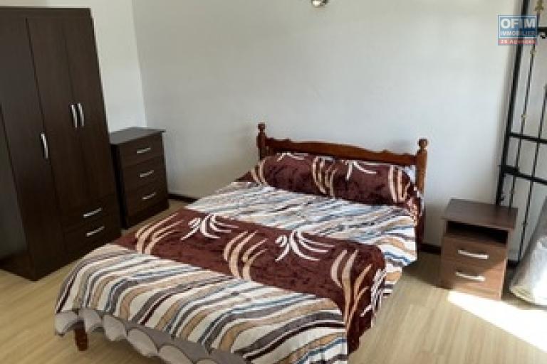 &Agrave; louer &ndash; Triplex 3 chambres avec piscine &agrave; Pereyb&egrave;re