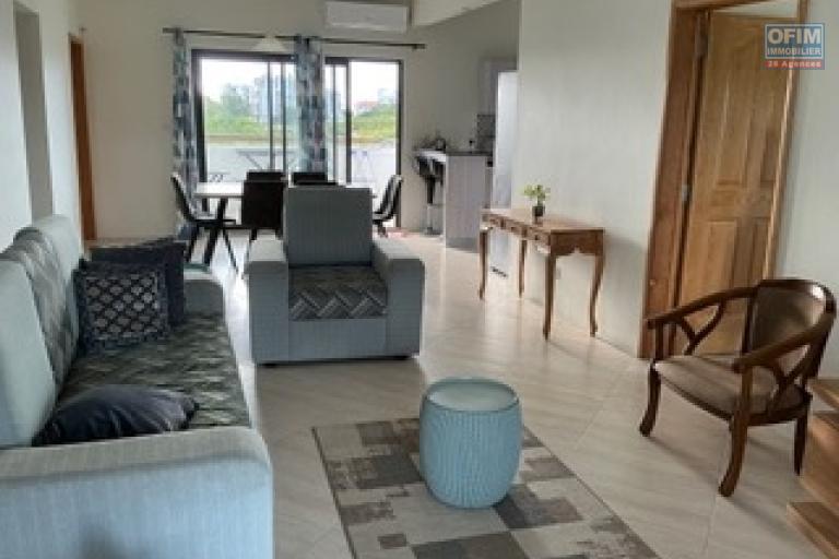 &Agrave; louer &ndash; Superbe appartement 3 chambres en suite avec piscine et jardin &agrave; Grand Baie