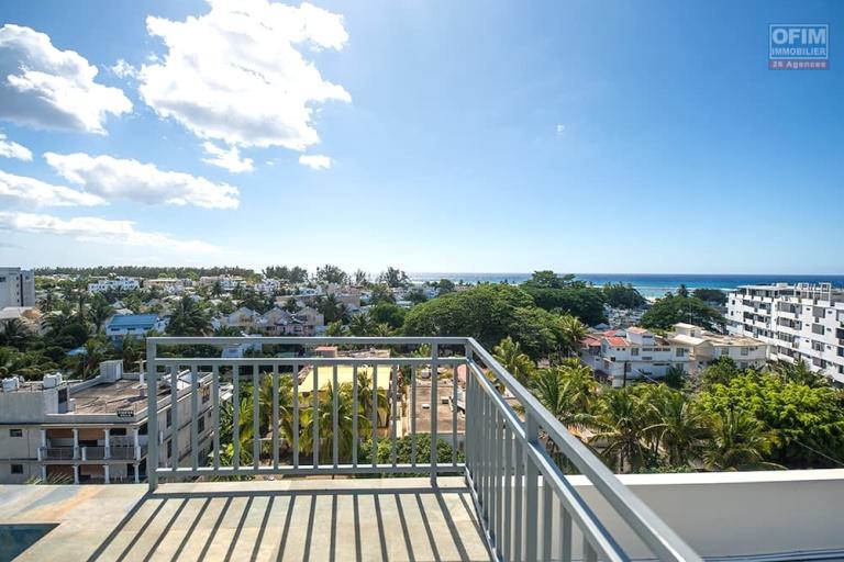 Flic-en-Flac Ile Maurice Magnifique appartement r&eacute;cent de 2 chambres avec grande terrasse, piscine, &agrave; deux pas de la plage
