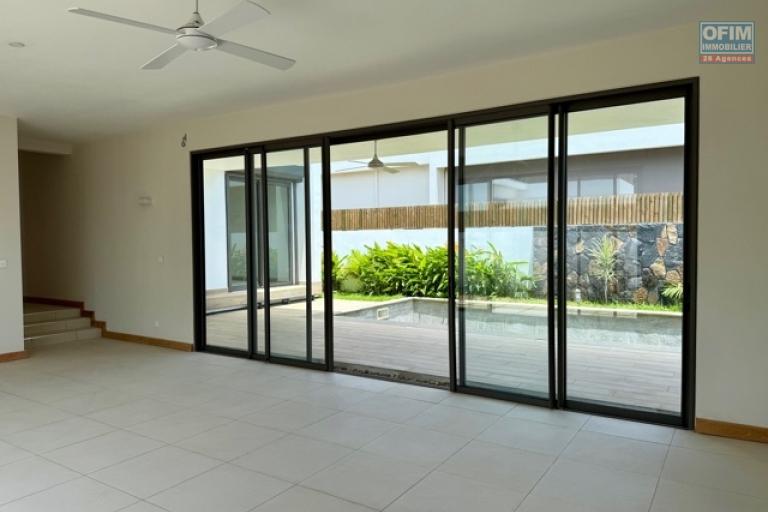 Villa F4 avec piscine Vivez dans le luxe et le confort proche centre commercial de la Croisette de Grand Baie dans un lotissement priv&eacute; Bois Chandelle