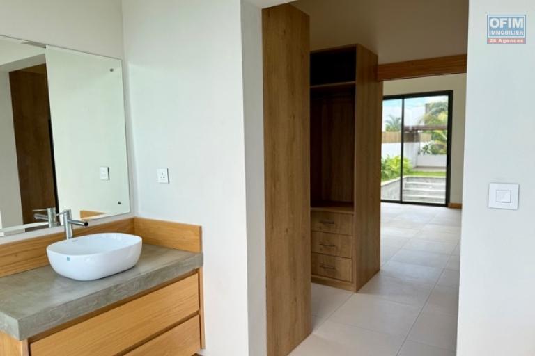 Villa F4 avec piscine Vivez dans le luxe et le confort proche centre commercial de la Croisette de Grand Baie dans un lotissement priv&eacute; Bois Chandelle