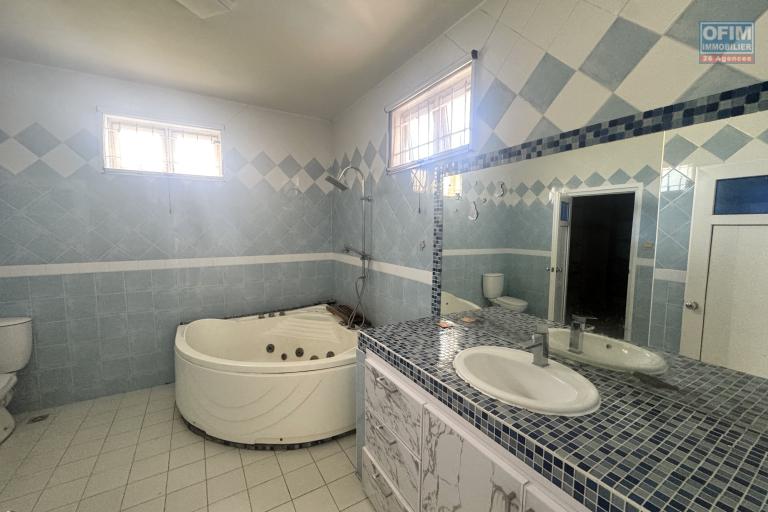 &Agrave; louer &agrave; Flic en Flac ile Maurice &ndash; Spacieuse villa de 5 chambres avec garage, proche de la plage