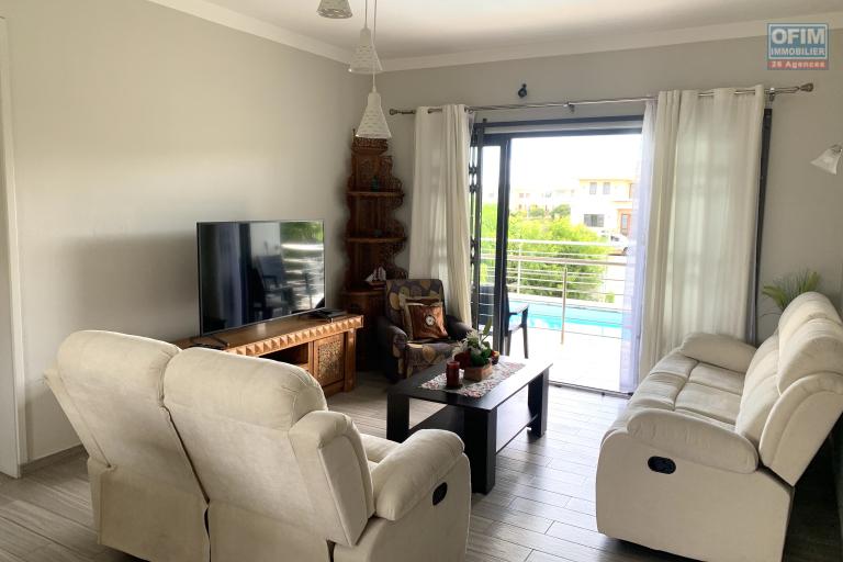 Flic En Flac &icirc;le Maurice &agrave; louer r&eacute;cente villa cinq chambres avec piscine et garage situ&eacute;e dans un morcellement s&eacute;curis&eacute; au calme.