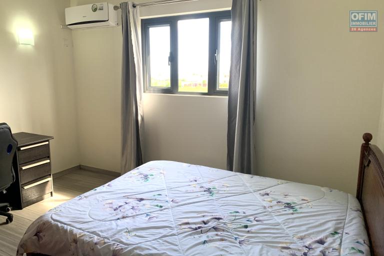 Flic En Flac &icirc;le Maurice &agrave; louer r&eacute;cente villa cinq chambres avec piscine et garage situ&eacute;e dans un morcellement s&eacute;curis&eacute; au calme.