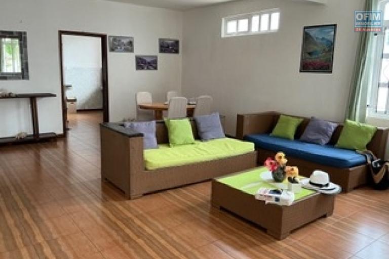 &Agrave; vendre &ndash; Grande maison familiale avec fort potentiel locatif au c&oelig;ur de Grand Baie