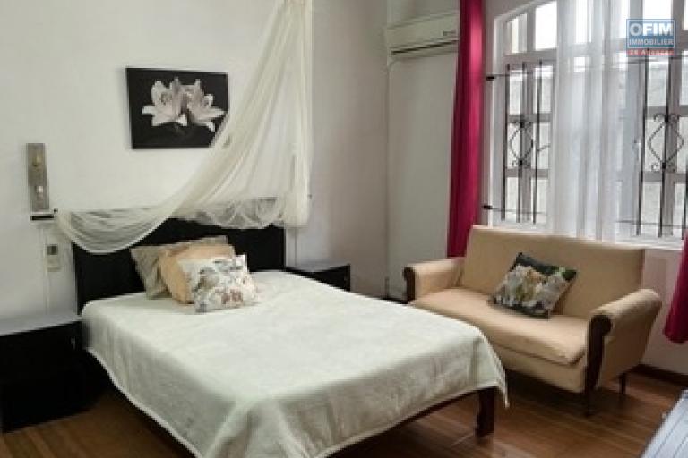 &Agrave; vendre &ndash; Grande maison familiale avec fort potentiel locatif au c&oelig;ur de Grand Baie