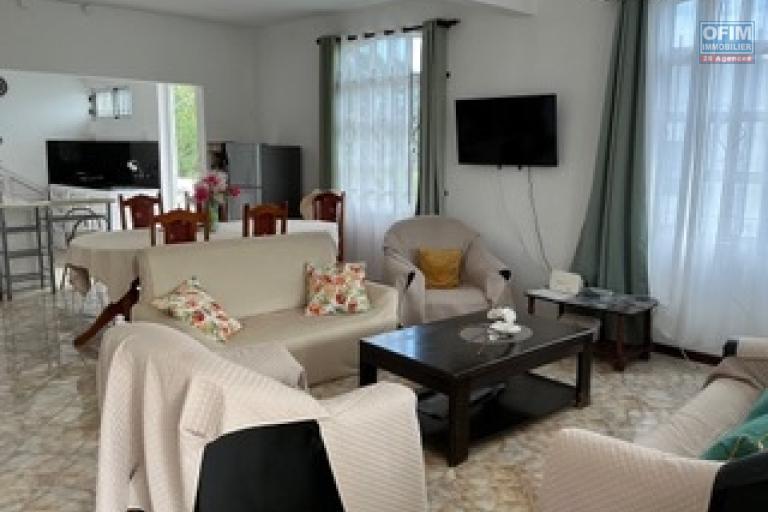 &Agrave; vendre &ndash; Grande maison familiale avec fort potentiel locatif au c&oelig;ur de Grand Baie