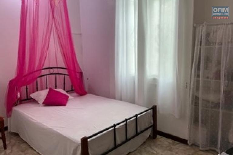 &Agrave; vendre &ndash; Grande maison familiale avec fort potentiel locatif au c&oelig;ur de Grand Baie