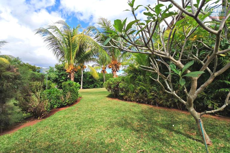 Rivi&egrave;re Noire, &Icirc;le Maurice &ndash; Superbe Duplex de Prestige avec Piscine Priv&eacute;e et Acc&egrave;s Rivi&egrave;re &ndash; R&eacute;serv&eacute; aux Acheteurs Mauriciens