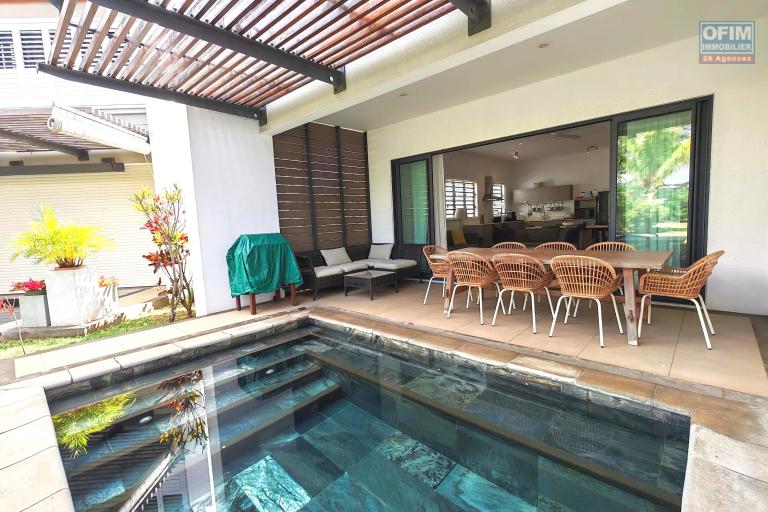 Rivi&egrave;re Noire, &Icirc;le Maurice &ndash; Superbe Duplex de Prestige avec Piscine Priv&eacute;e et Acc&egrave;s Rivi&egrave;re &ndash; R&eacute;serv&eacute; aux Acheteurs Mauriciens