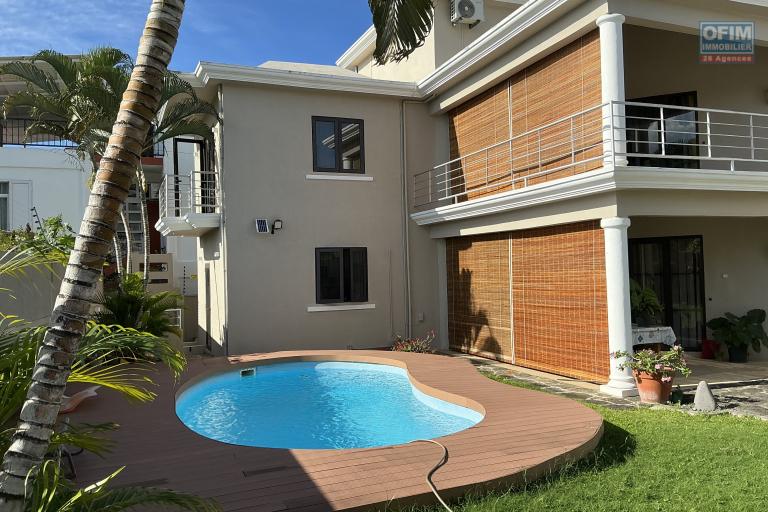 Studio rooftop avec vue panoramique sur le lagon – Calodyne