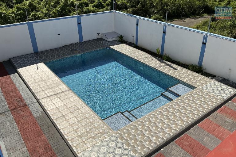 Villa familiale neuve de 4 chambres à Calodyne
