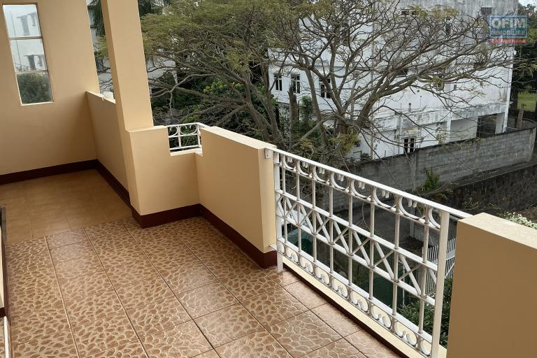 &Agrave; louer &ndash; Studio meubl&eacute; 1 chambre &agrave; P&eacute;reyb&egrave;re &icirc;le Maurice
