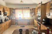 ALBION &ndash; &Agrave; VENDRE &ndash; Spacieuse villa familiale avec appartement ind&eacute;pendant, piscine et garage