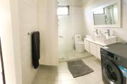 &Agrave; vendre appartement 3 chambres au dernier &eacute;tage avec jacuzzi et vue d&eacute;gag&eacute;e Flic en Flac ile Maurice vue imprenable &bull; ascenseur &bull; &agrave; quelques pas de la plage