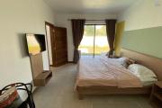 &Agrave; LOUER &ndash; Superbe villa contemporaine de plain-pied dans un complexe s&eacute;curis&eacute; &ndash; Chemin 20 Pieds, Grand Baie (disponible au 1er septembre)