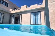 Flic en Flac &icirc;le Maurice  &ndash; Superbe villa r&eacute;cente de 3 chambres avec piscine, double garage et vue mer