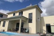 Flic En Flac &icirc;le Maurice &agrave; louer r&eacute;cente villa cinq chambres avec piscine et garage situ&eacute;e dans un morcellement s&eacute;curis&eacute; au calme.