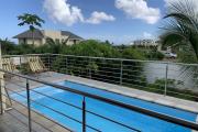 Flic En Flac &icirc;le Maurice &agrave; louer r&eacute;cente villa cinq chambres avec piscine et garage situ&eacute;e dans un morcellement s&eacute;curis&eacute; au calme.