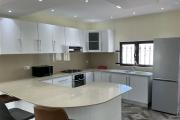 Villa familiale neuve de 4 chambres à Calodyne