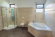 &Agrave; louer Appartement non meubl&eacute; de 3 chambres &agrave; Calodyne      Rs 40,000/mois