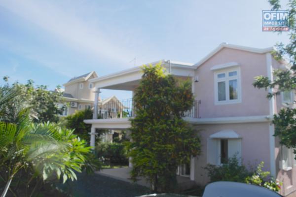Flic en Flac, Mauritius &ndash; For sale: pleasant 4-bedroom villa located in a quiet, residential area, just 2 minutes from the beach and shops.