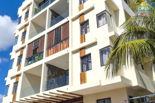 Flic-en-Flac Ile Maurice Magnifique appartement r&eacute;cent de 2 chambres avec grande terrasse, piscine, &agrave; deux pas de la plage