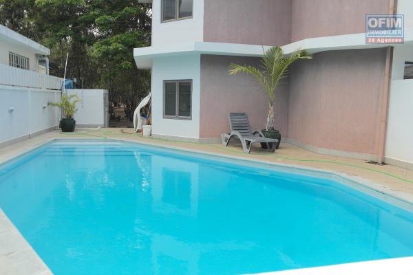 Flic en Flac superbe appartement 3 chambres avec piscine, ascenseur et belle terrasses